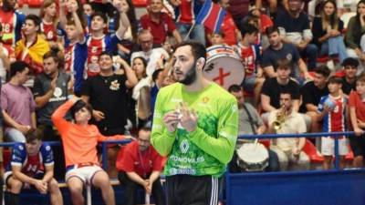 Tomas Mendieta completa la porteria del Bada Huesca 26/27
