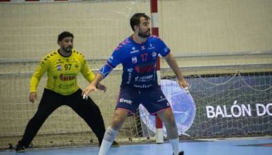 Viveros Herol Nava sella su permanencia en Asobal virtualmente tras su cómoda victoria en Alicante