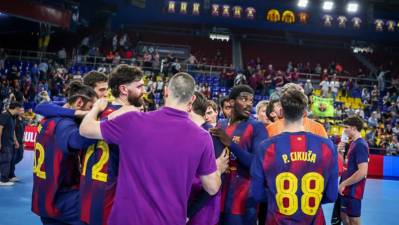 El Barça cierra la temporada en el Palau. Despedidas de Nielsen, Makuc y Bazán