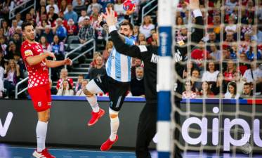Lucas Moscariello se despide del Mundial por una lesión en la mano
