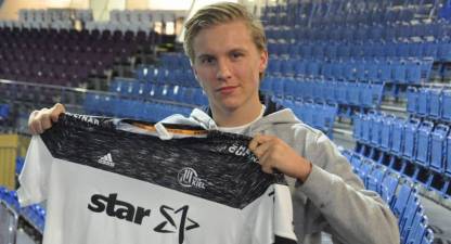 THW Kiel ficha al joven islandes Gisli Thorgeir Kristjansson
