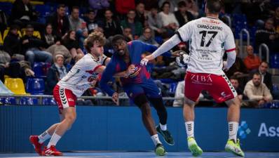 Füchse Berlin reconoce el interés por Dika Mem, pero niega ningún acuerdo