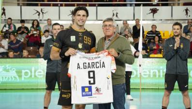 Ademar Leon aprieta la lucha por entrar en la Copa de España 24/25