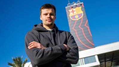 El Barça anuncia el fichaje de Sergey Hernandez hasta 2029