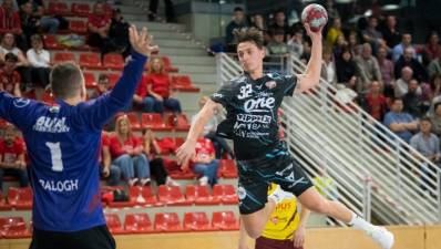 Yanis Lenne debuta con One Veszprem tras seis meses de baja