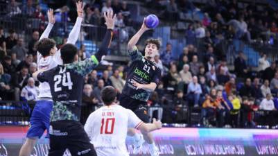 Bathco Torrelavega y Bidasoa Irun avanzan hacia la Copa de España