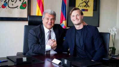 El Barça blinda el contrato de Jonathan Carlsbogard hasta 2028