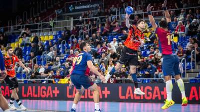 La Asobal afronta la jornada intersemanal en plena lucha por la Copa de España