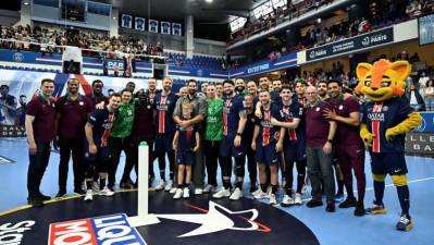 El Paris Saint-Germain retira la camiseta de Nikola Karabatic