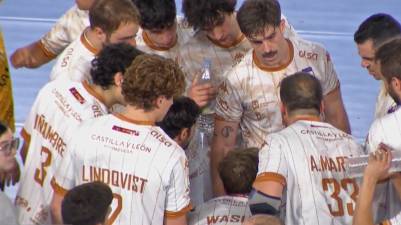 Juan Castro y Marcos Garcia llevan a Ademar a su primera victoria en Liga Nexus Energia Asobal