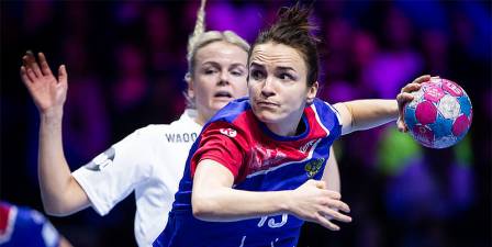 Vyakhireva mete a Rusia en semifinales del Europeo de Francia