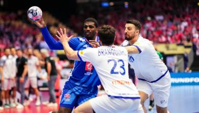 Francia aplasta a Portugal con un Dika Mem excelso