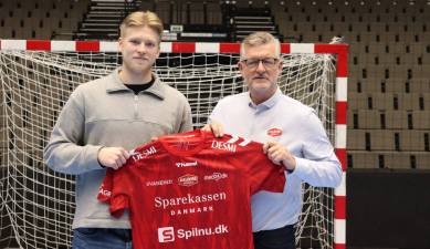 Aalborg ficha al pivote sueco Felix Moller y renueva a Henrik Mollgaard