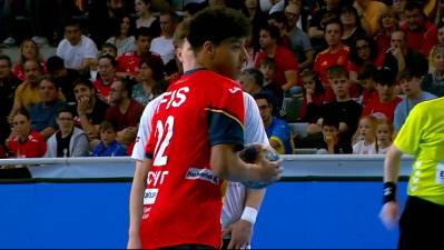 Los Hispanos Junior avanzan a la Main Round con 10 goles de Marcos Fis