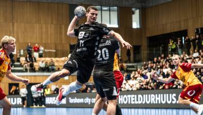 El futuro de Elias Ellefsen a Skipagotu en Kiel se complica, Aalborg gana enteros