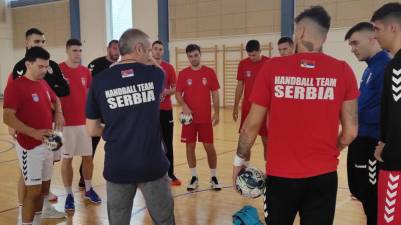 Serbia acumula 9 positivos a tres días del inicio del Europeo de balonmano 2022